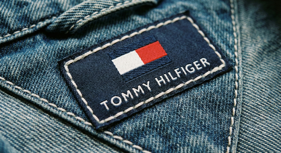 How to Spot Fake vs. Authentic Brands: An Outlet Guide