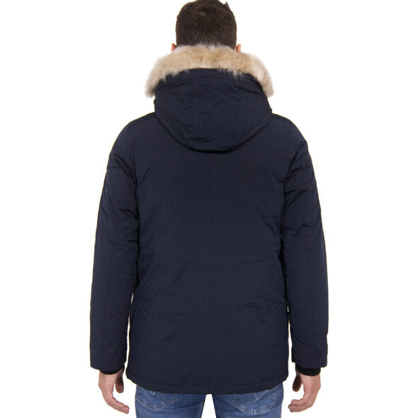 Ziemas jaka ar kapuci