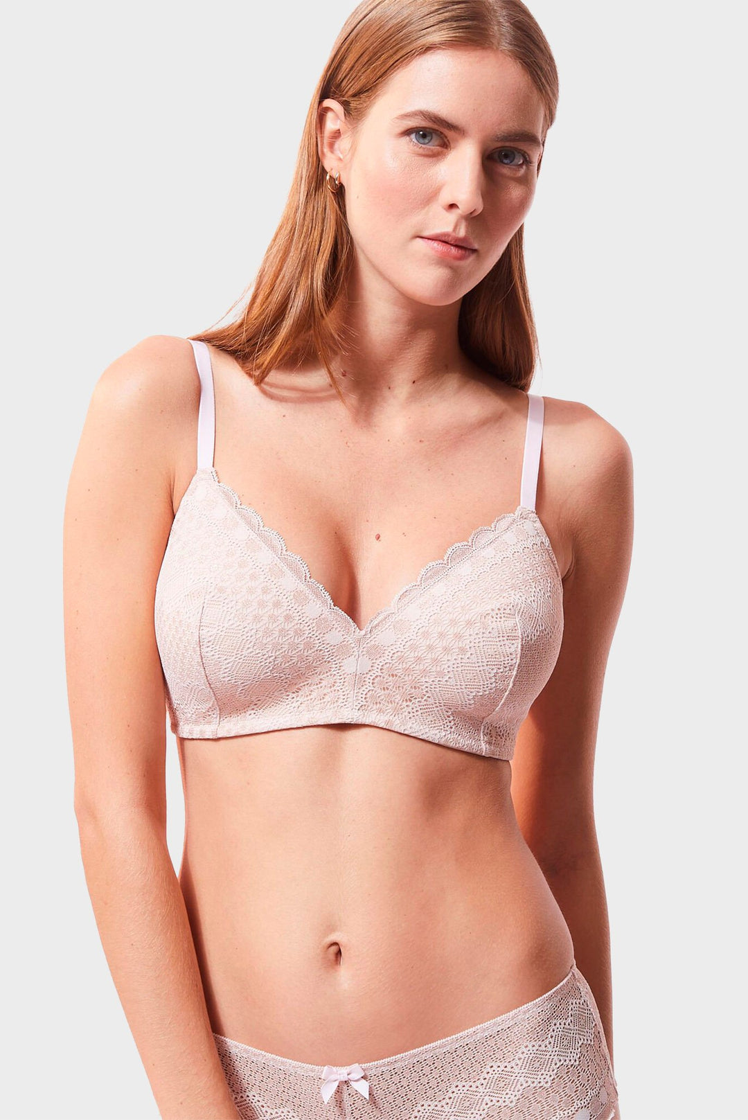 Ikdienas trīsstūrveida krūšturis