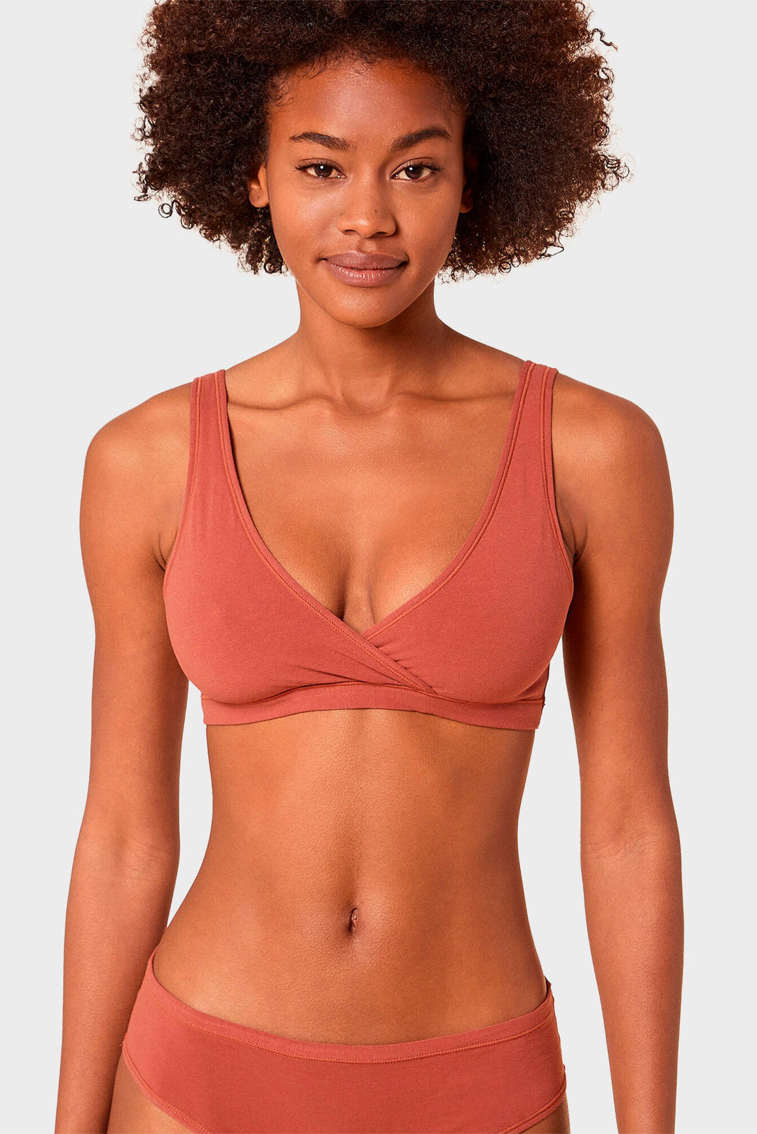 Ikdienas trīsstūrveida krūšturis