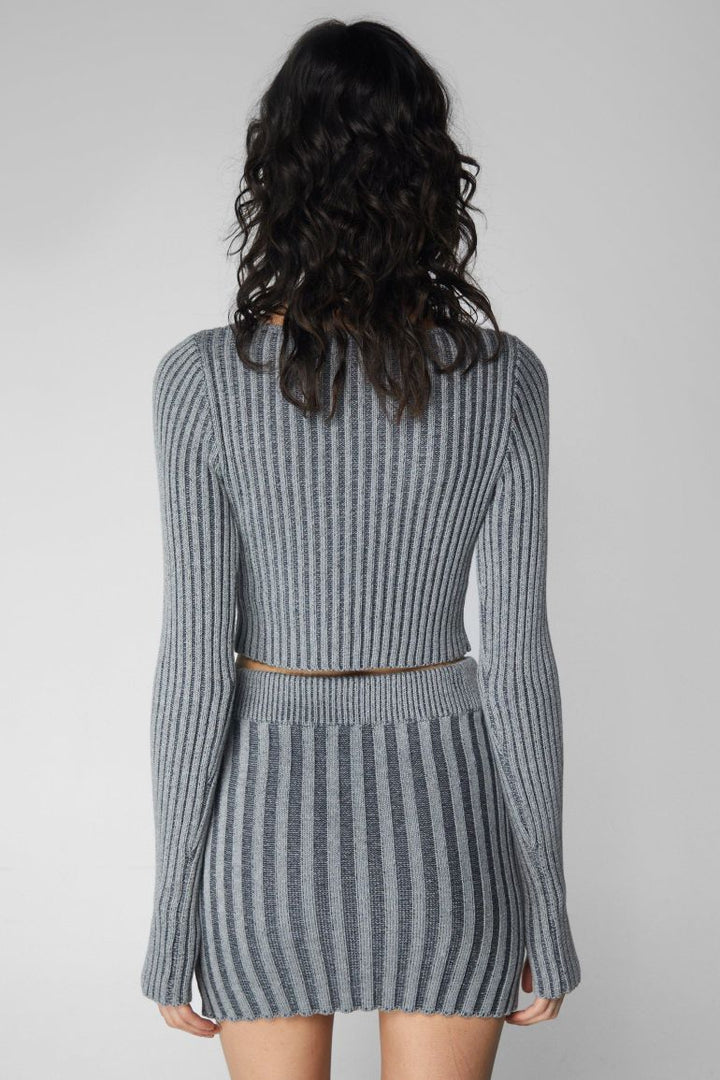 Divdaļīgs komplekts