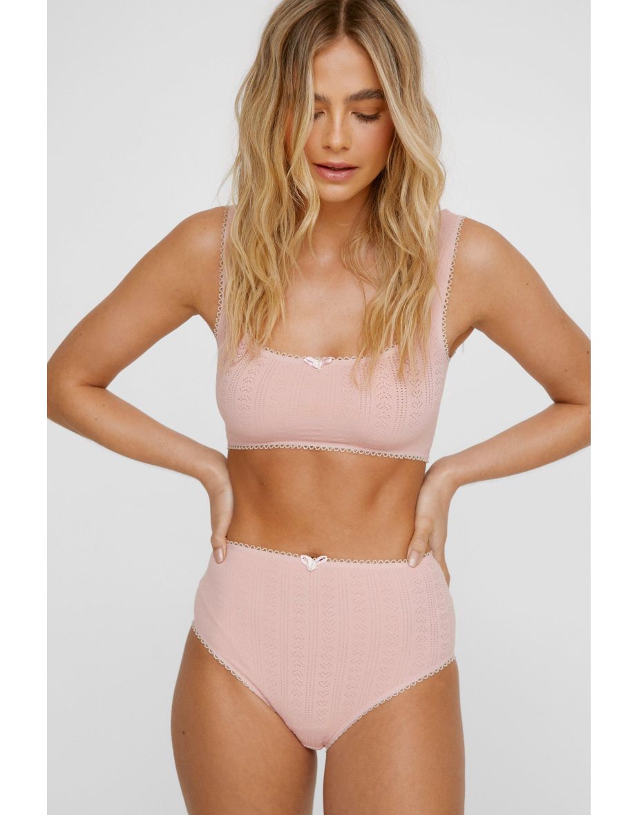 Rozā bezšuvju stringi