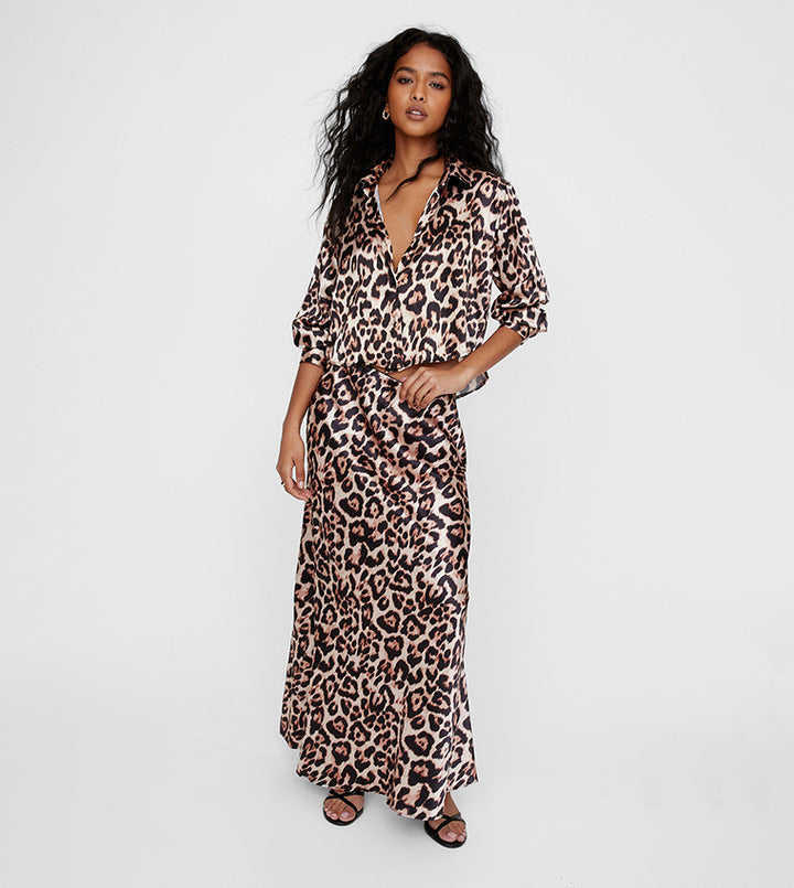 Dzīvnieku apdrukas krekls un svārku komplekts