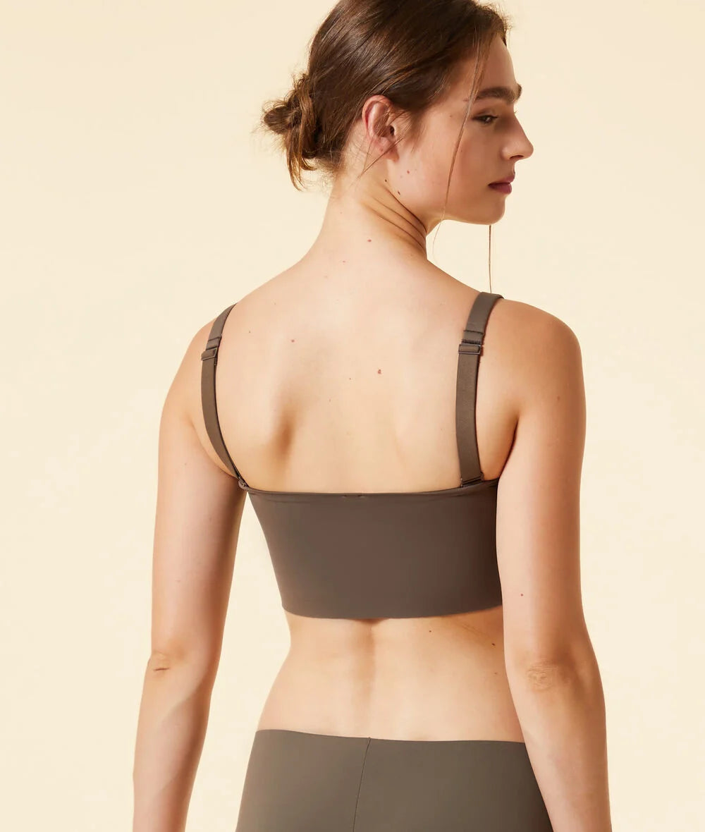 Vieglas atbalsta sporta krūšturis