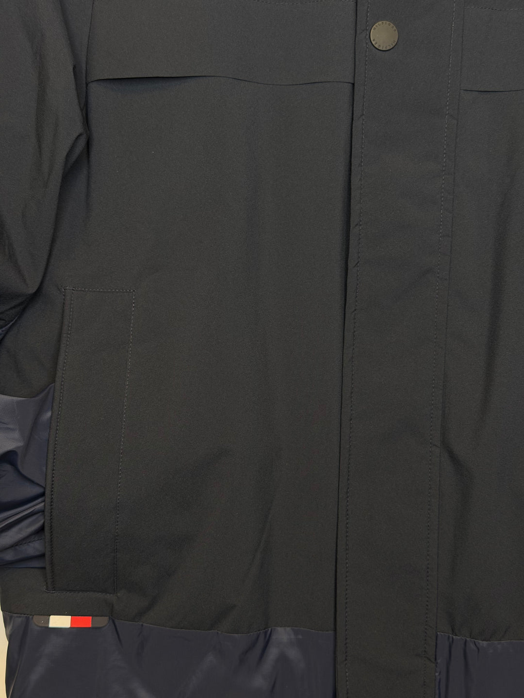 Tommy Hilfiger ūdensnecaurlaidīga jaka