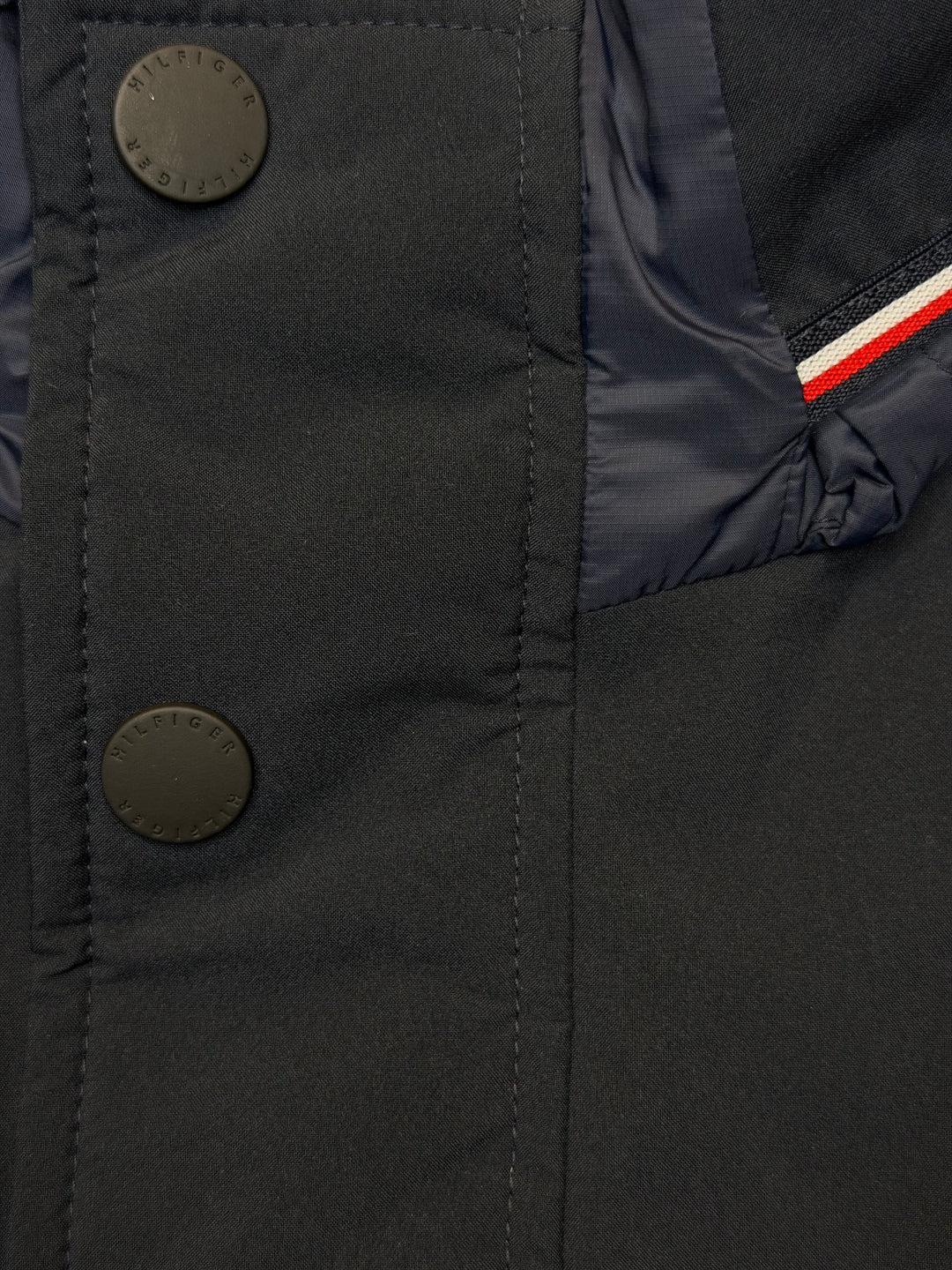 Tommy Hilfiger ūdensnecaurlaidīga jaka