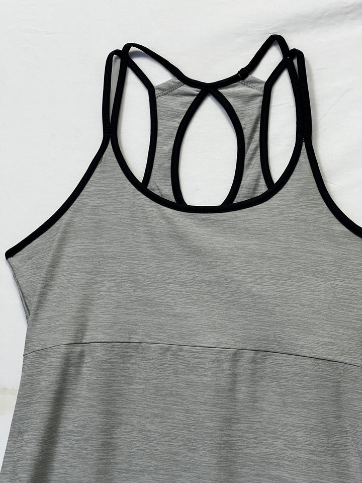 Pelēka sportiska kleita