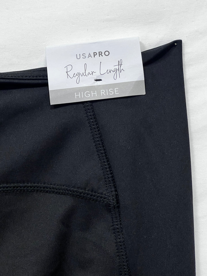 Melni sporta legingi