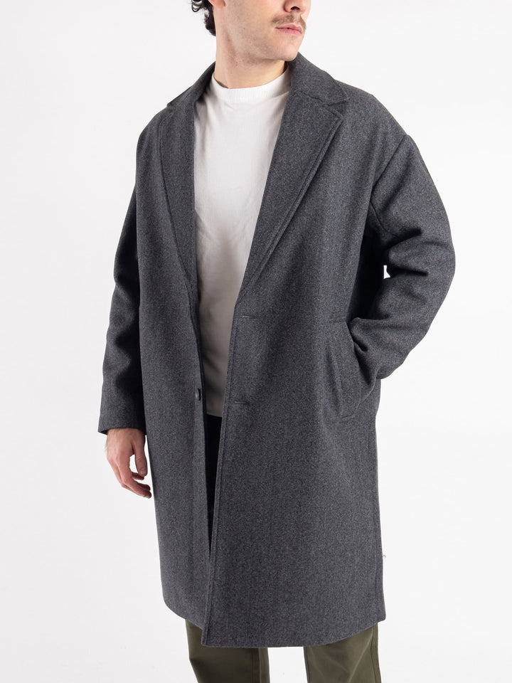 Tumši pelēks vīriešu klasisks mētelis