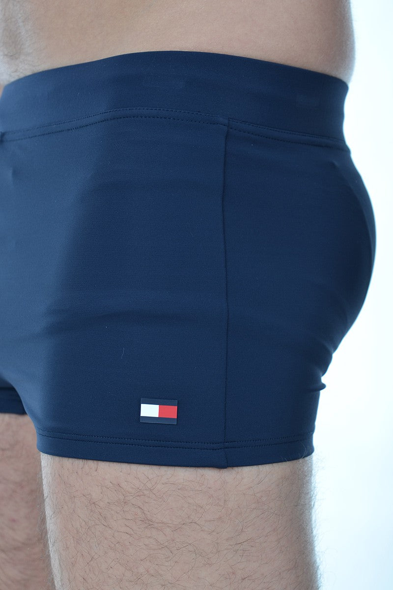 Tommy Hilfiger peldbikses