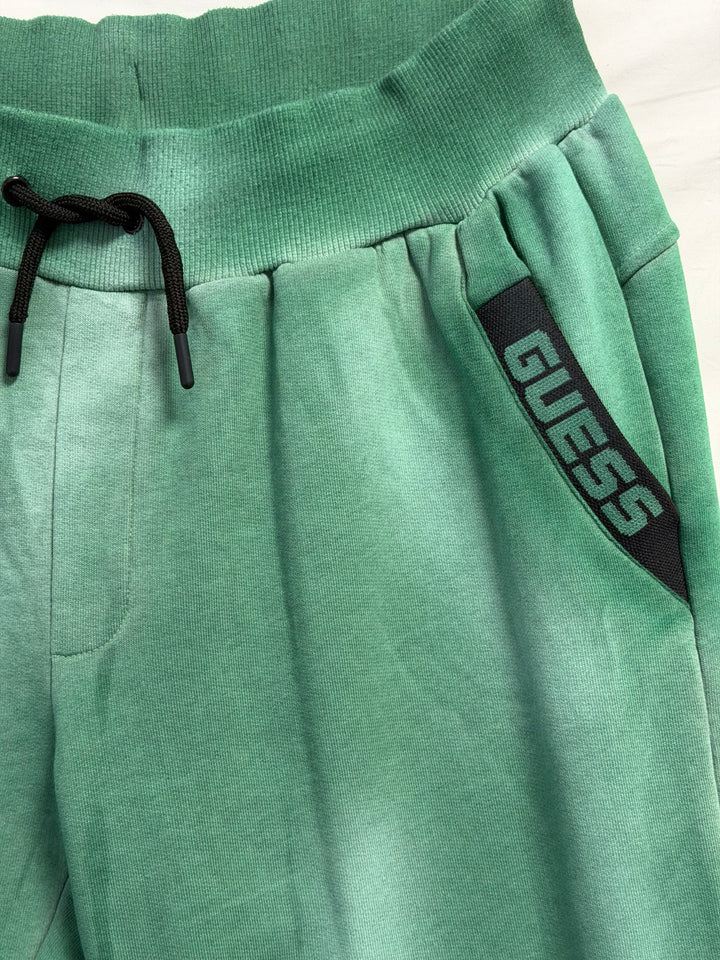 Zaļas sporta bikses