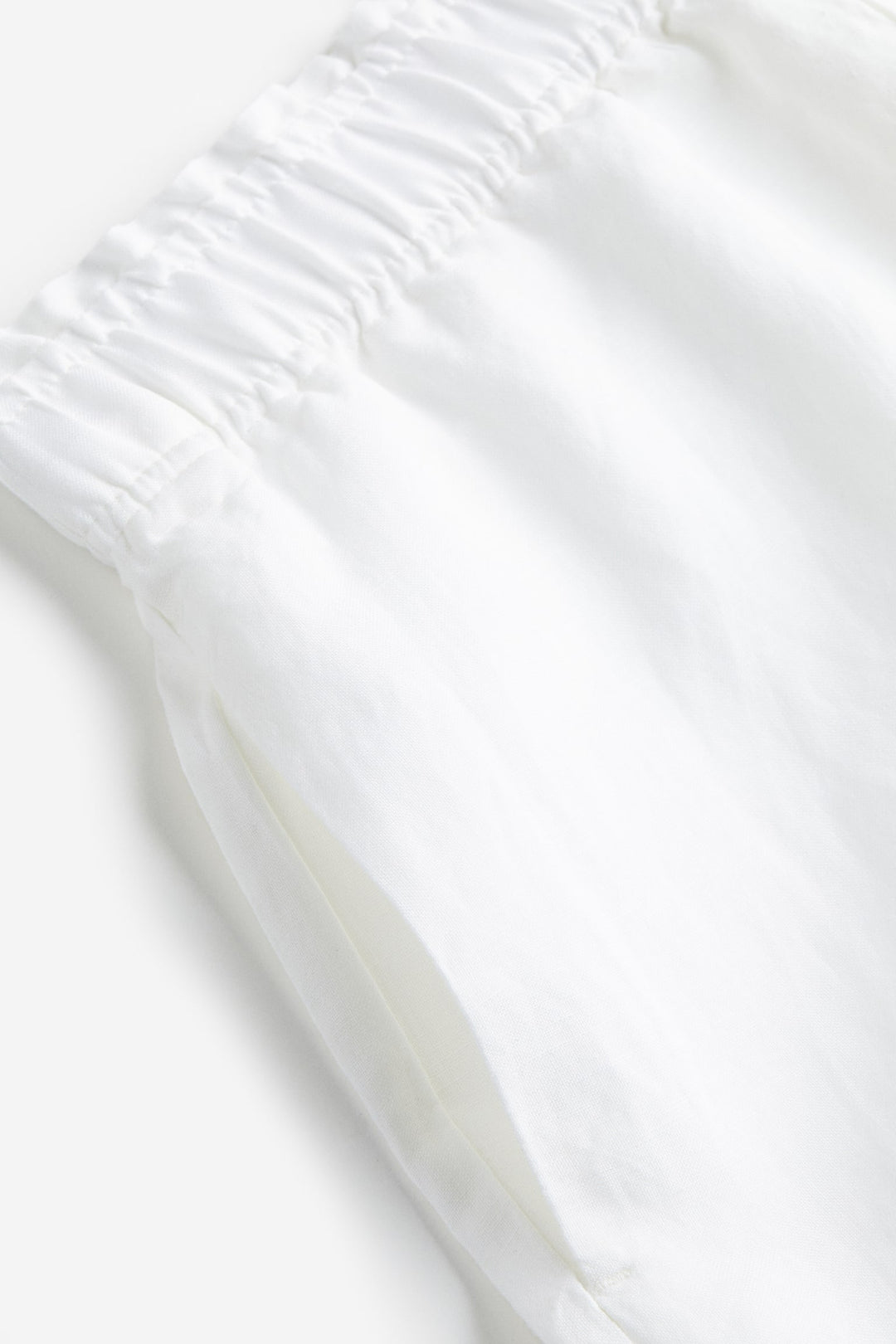 Lina piejaukuma šorti, baltā krāsā