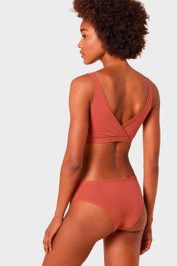 Ikdienas trīsstūrveida krūšturis