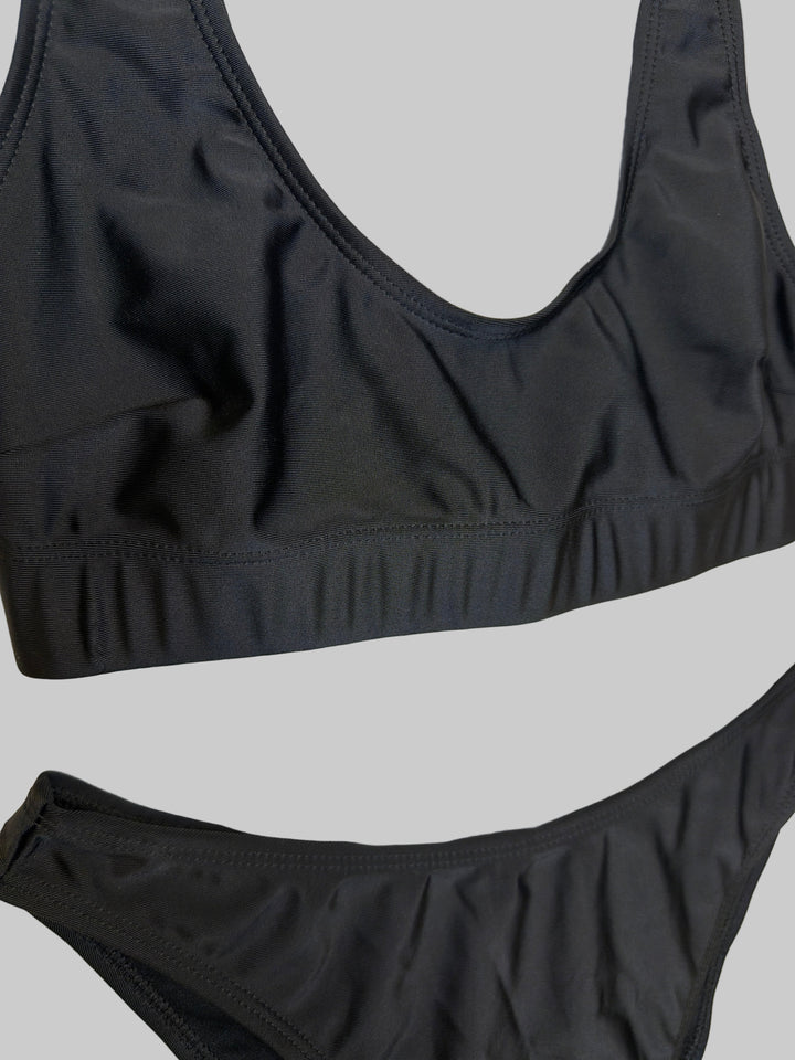 Divdaļīgs bikini komplekts