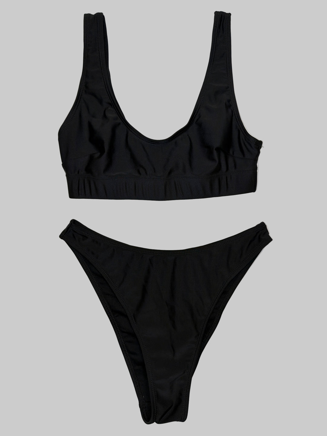 Divdaļīgs bikini komplekts