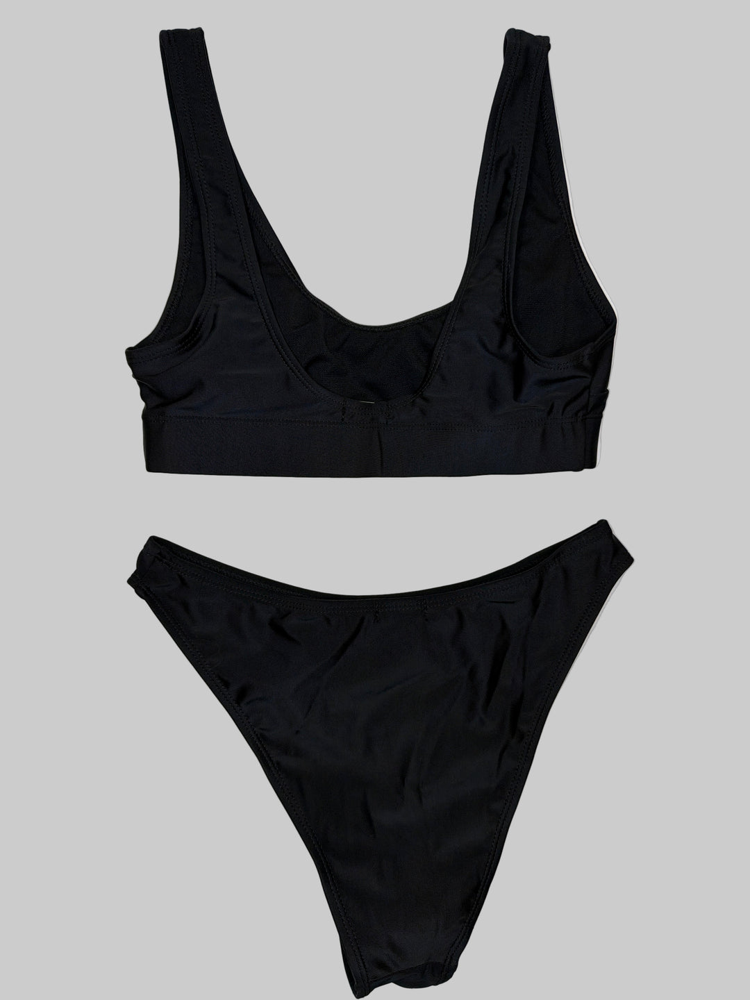 Divdaļīgs bikini komplekts