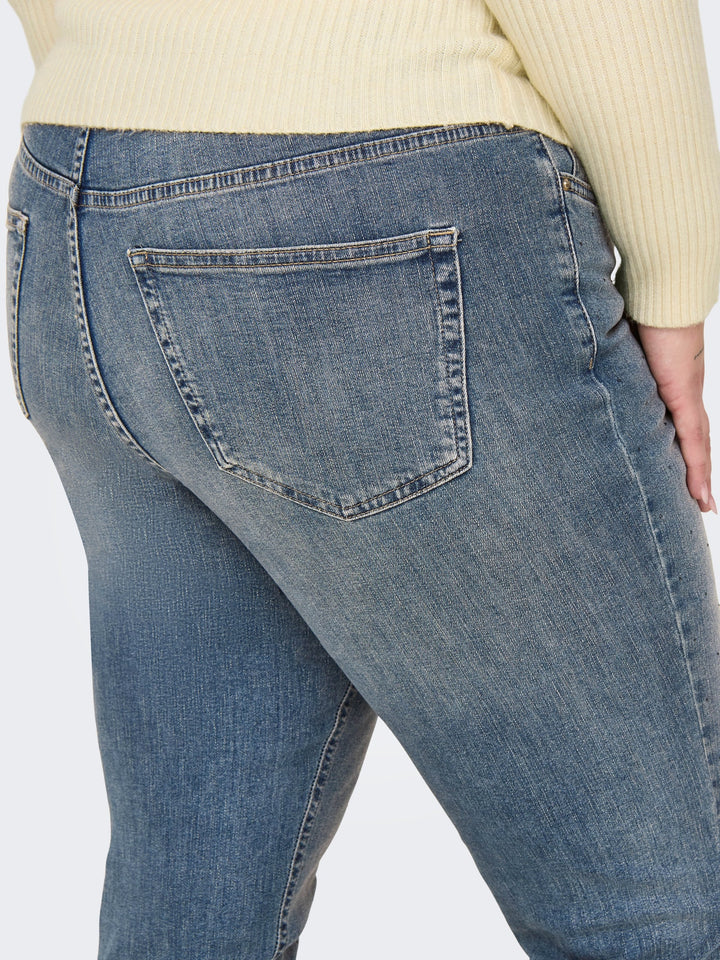 Slim High-Waist Jeans