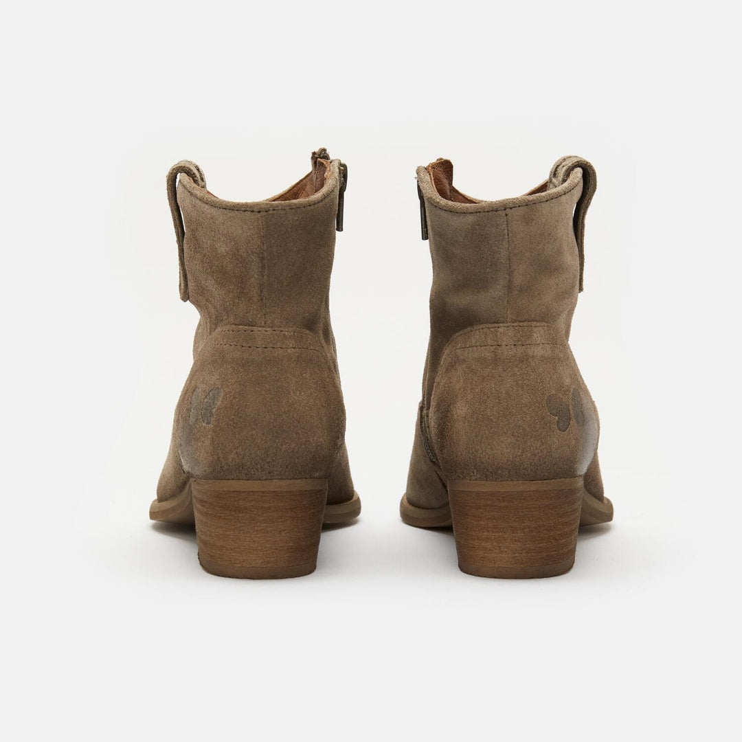 Women Boot - Brown
